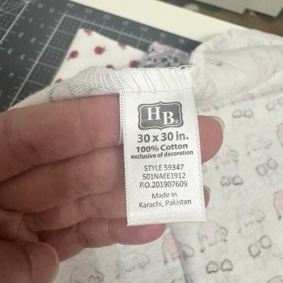 Hudson Pink Baby Girls Receiving Blankets LOT OF 8 - BRAND NEW (30x30 - Cotton) - Picture 2 of 4